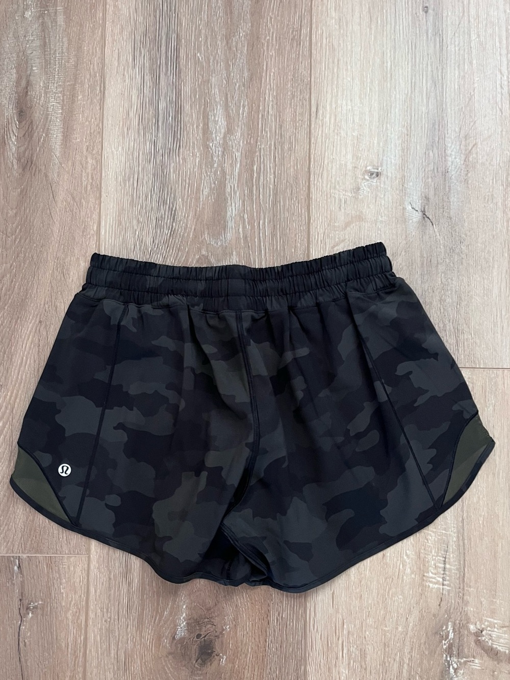 lululemon Hotty Hot Low-Rise Short 4”